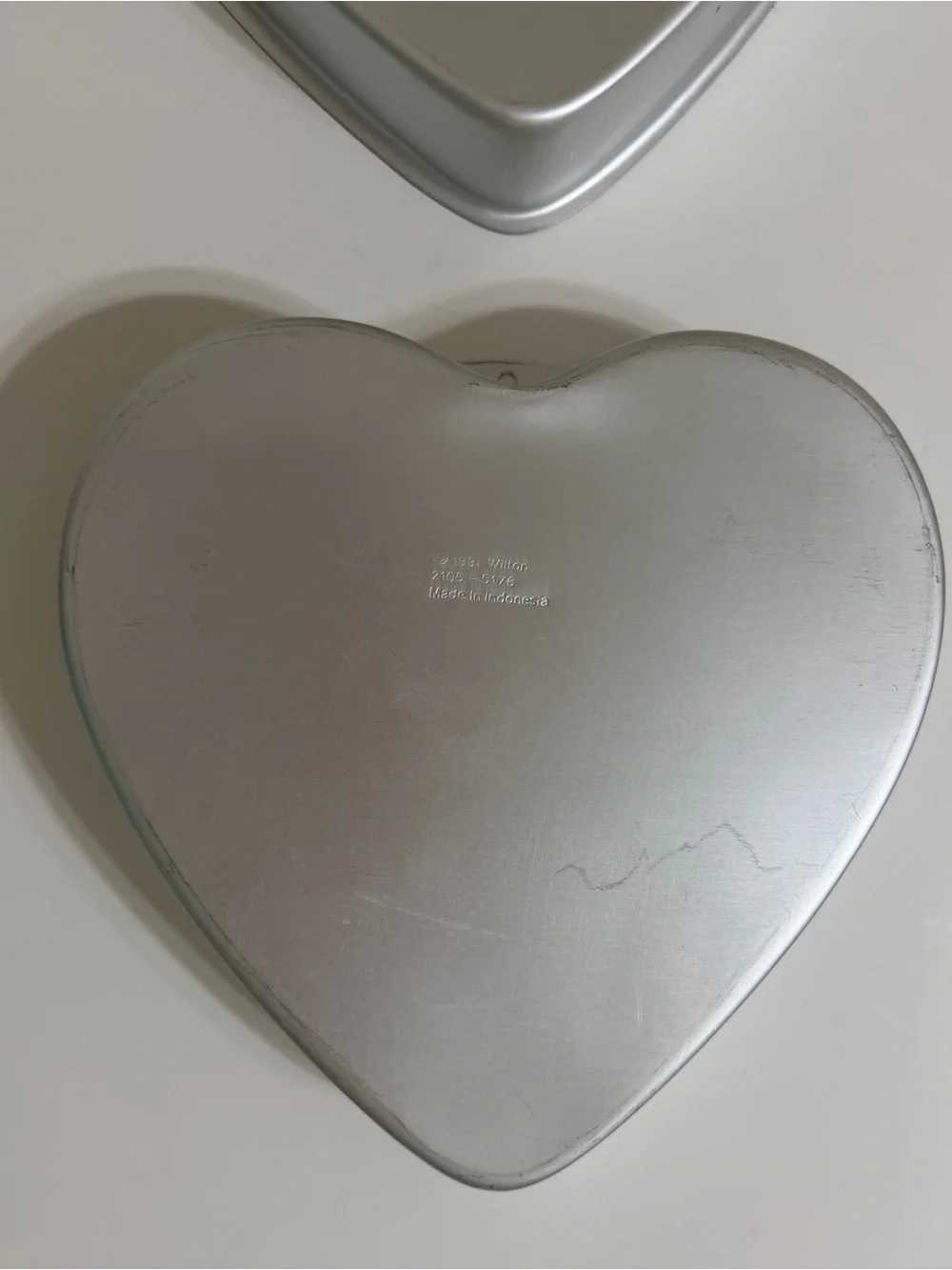 S/2 WILTON Heart Shape Metal 10” Cake Pans Mold Tins
